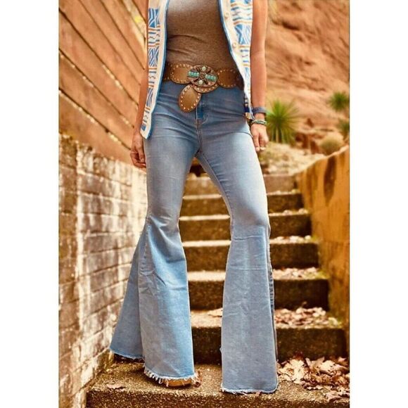 Revolve Pistola Women’s Ultra flare Leg  Distressed Pants- Fray /RawHem, Size 28 - Picture 2 of 14